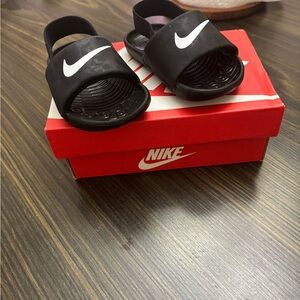 Nike infant Black Slide Sandals